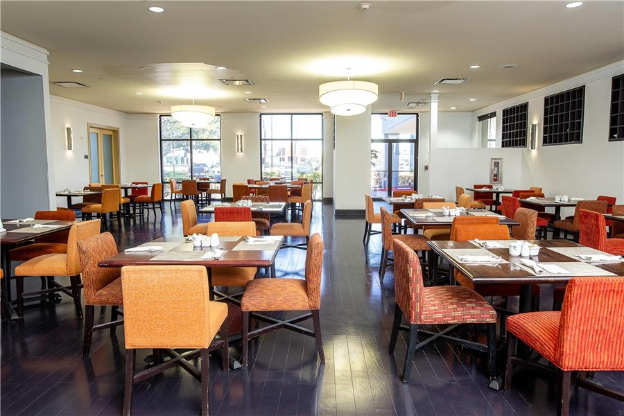Dining,Dining Area,Restaurant,On-Site