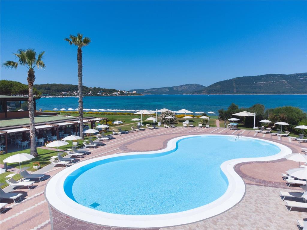 HOTEL CORTE ROSADA AFFILIATED MELIA-guestroom-Guest Room,Guest Room Amenity,Pool,Architecture,On-Site,Outdoor/Exterior,Exterior View of Building,Family.jpg