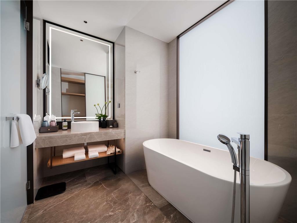 PULLMAN CHONGQING XIYUE-guestroom-Guest Room,Bathroom,On-Site.jpg