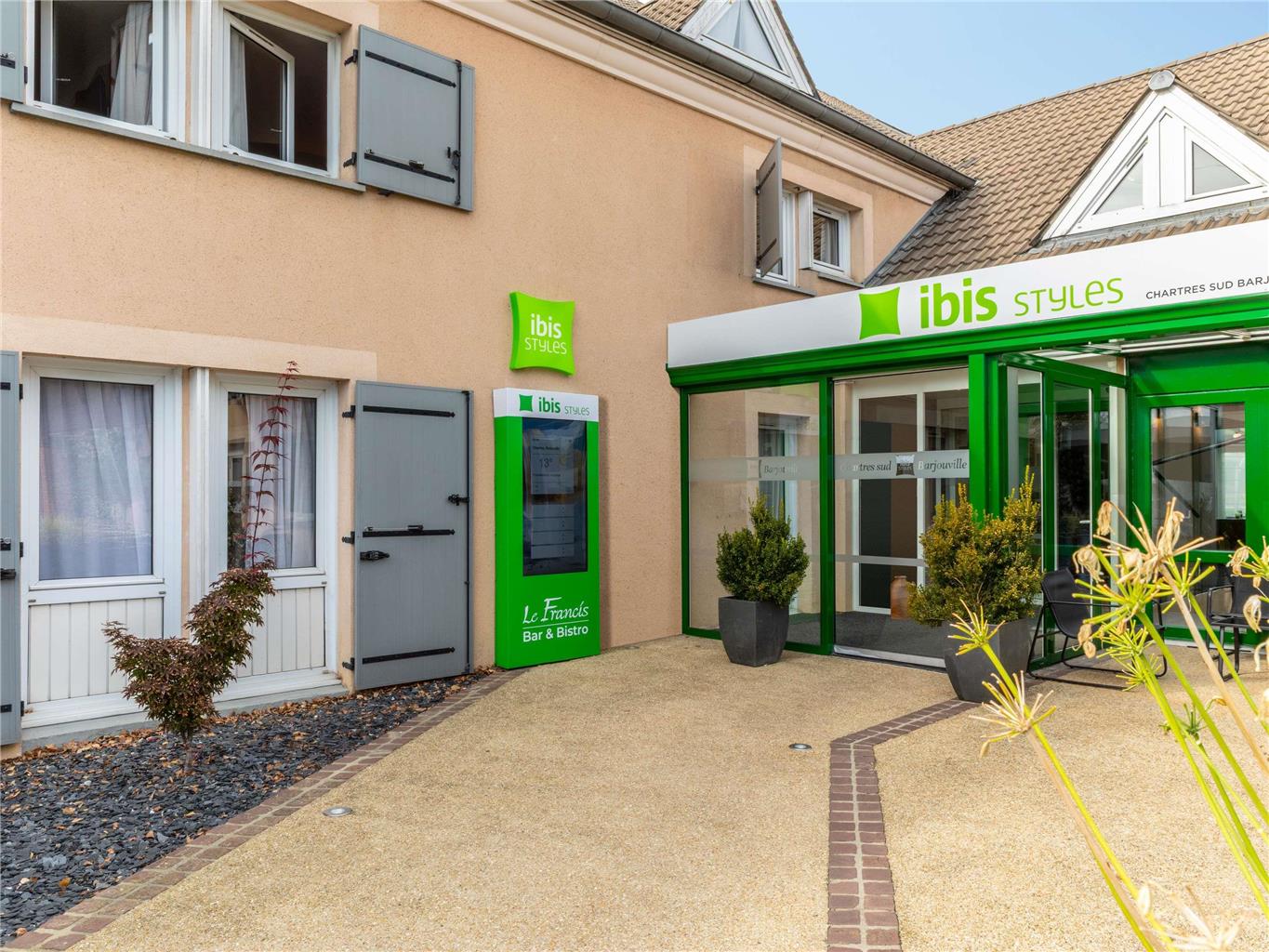 Ibis Styles Barjouville