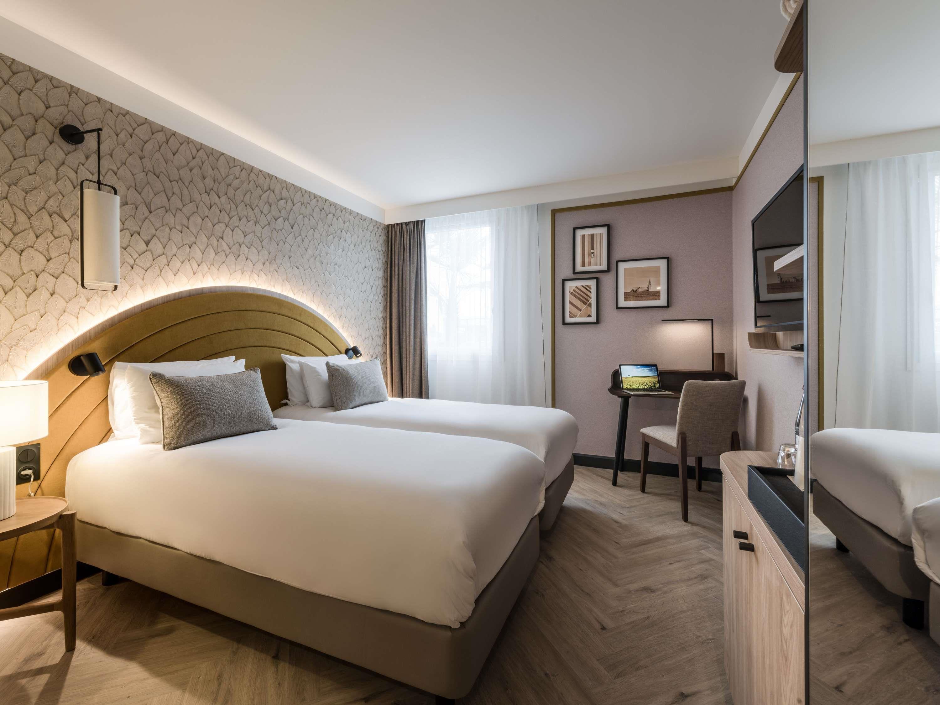 Mercure Chartres Est Room Type - Classic Room - 2 single beds