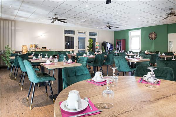 Dining,Dining Area,Restaurant,On-Site