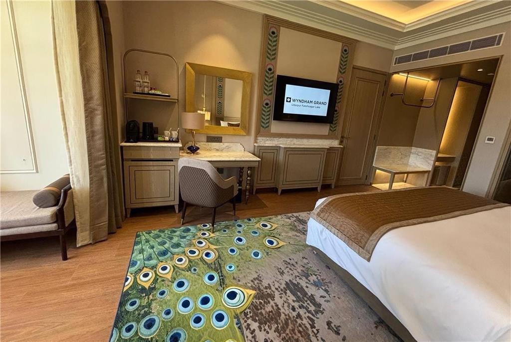 WYNDHAM GRAND UDAIPUR FATEH SAGAR L-guestroom-Guest Room,On-Site.jpg