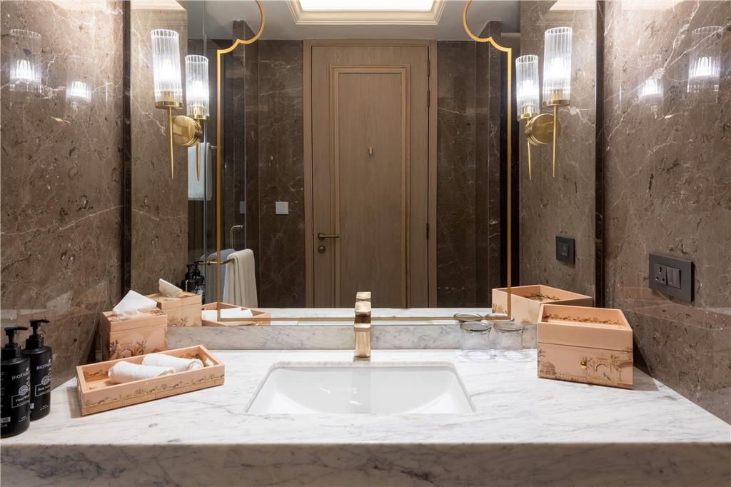 WYNDHAM GRAND UDAIPUR FATEH SAGAR L-guestroom-Guest Room,Bathroom,On-Site.jpg
