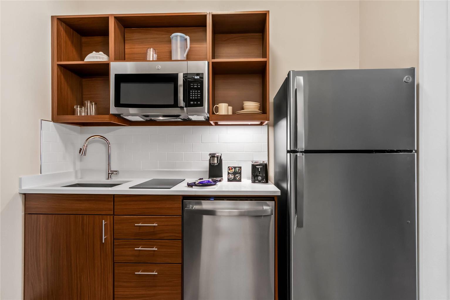EVERHOME SUITES SAN ANTONIO LACKLAN-guestroom-Guest Room,On-Site.jpg