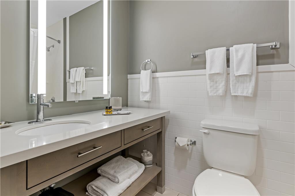 WINGATE BY WYNDHAM AUGUSTA I-20-guestroom-Guest Room,Bathroom,On-Site.jpg