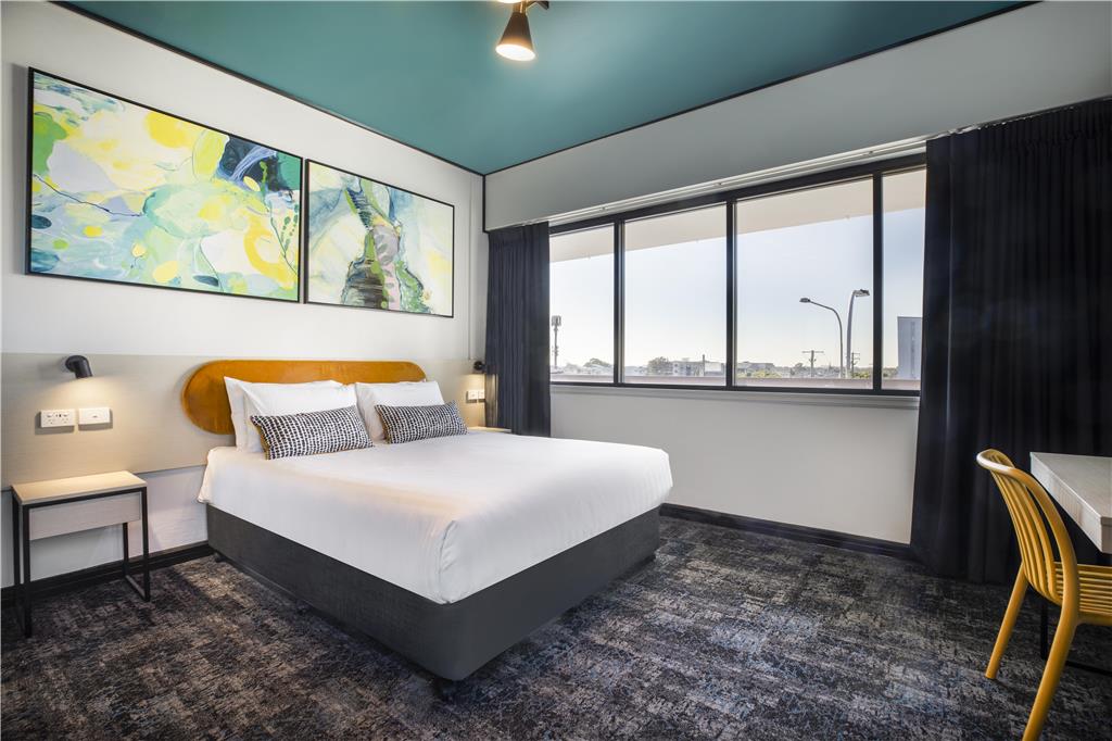 NIGHTCAP AT PRINCE OF WALES HOTEL-guestroom-Guest Room,On-Site.jpg