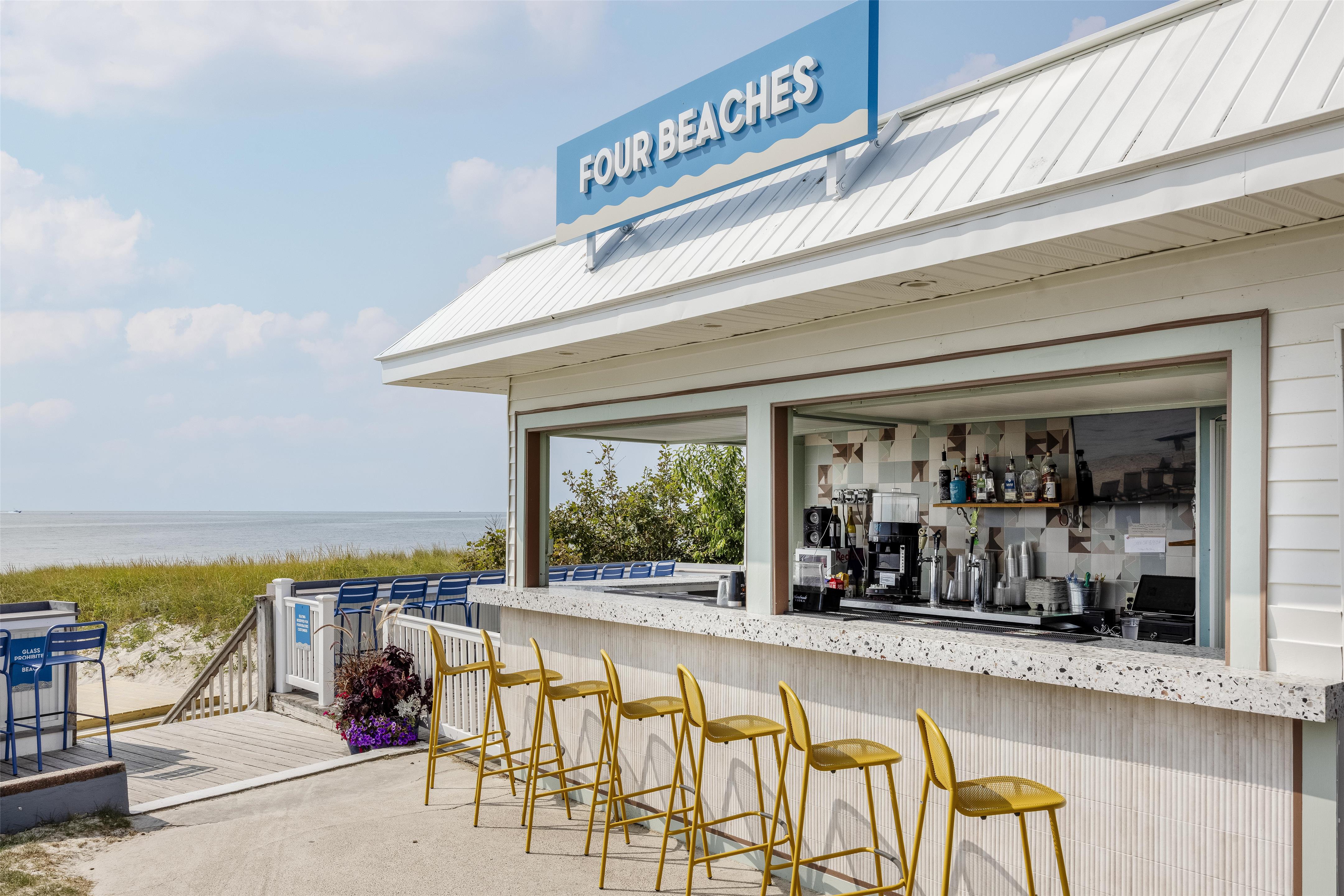 Four Beaches Beach Bar | Blue Water Resort