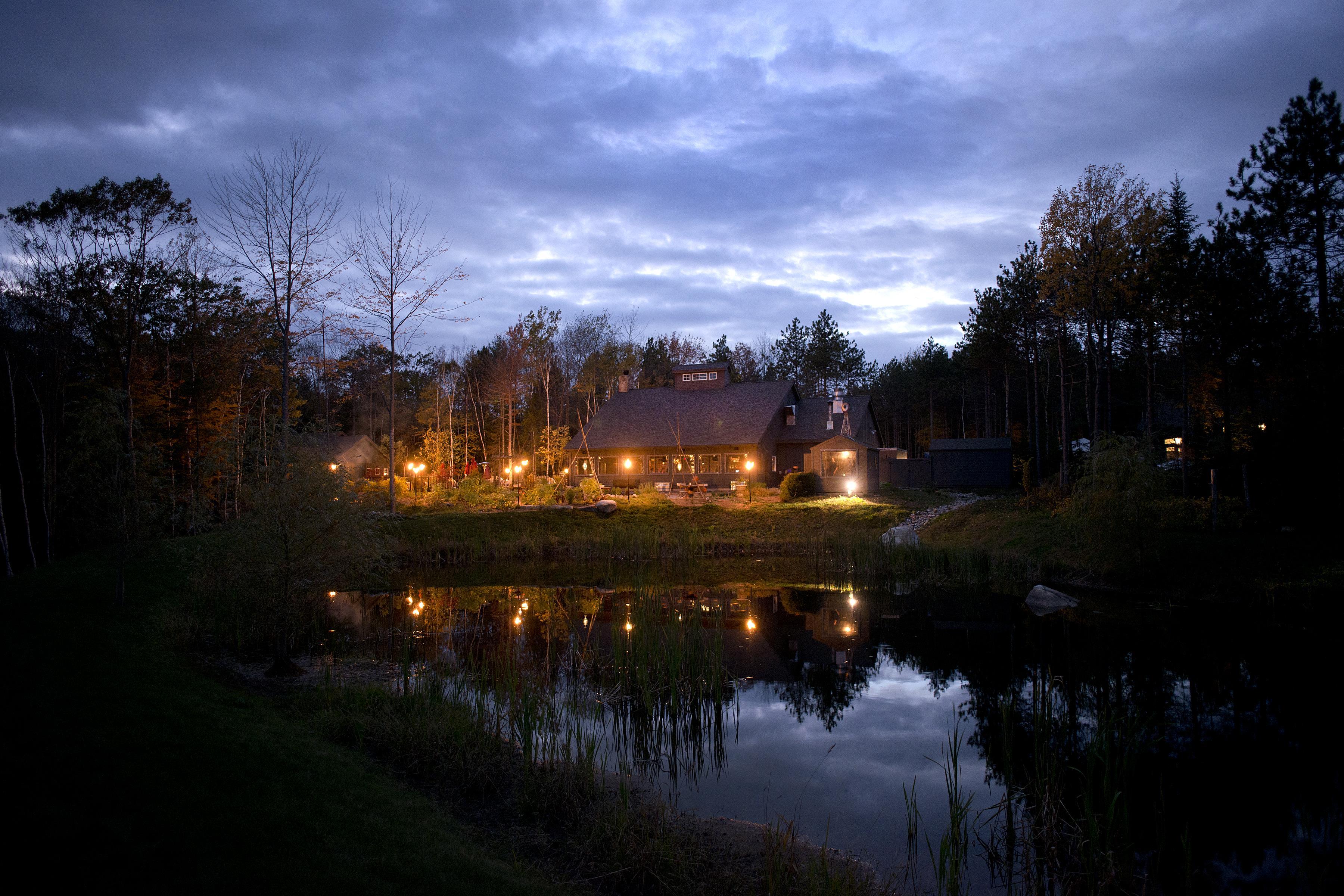 Earth Restaurant | Hidden Pond