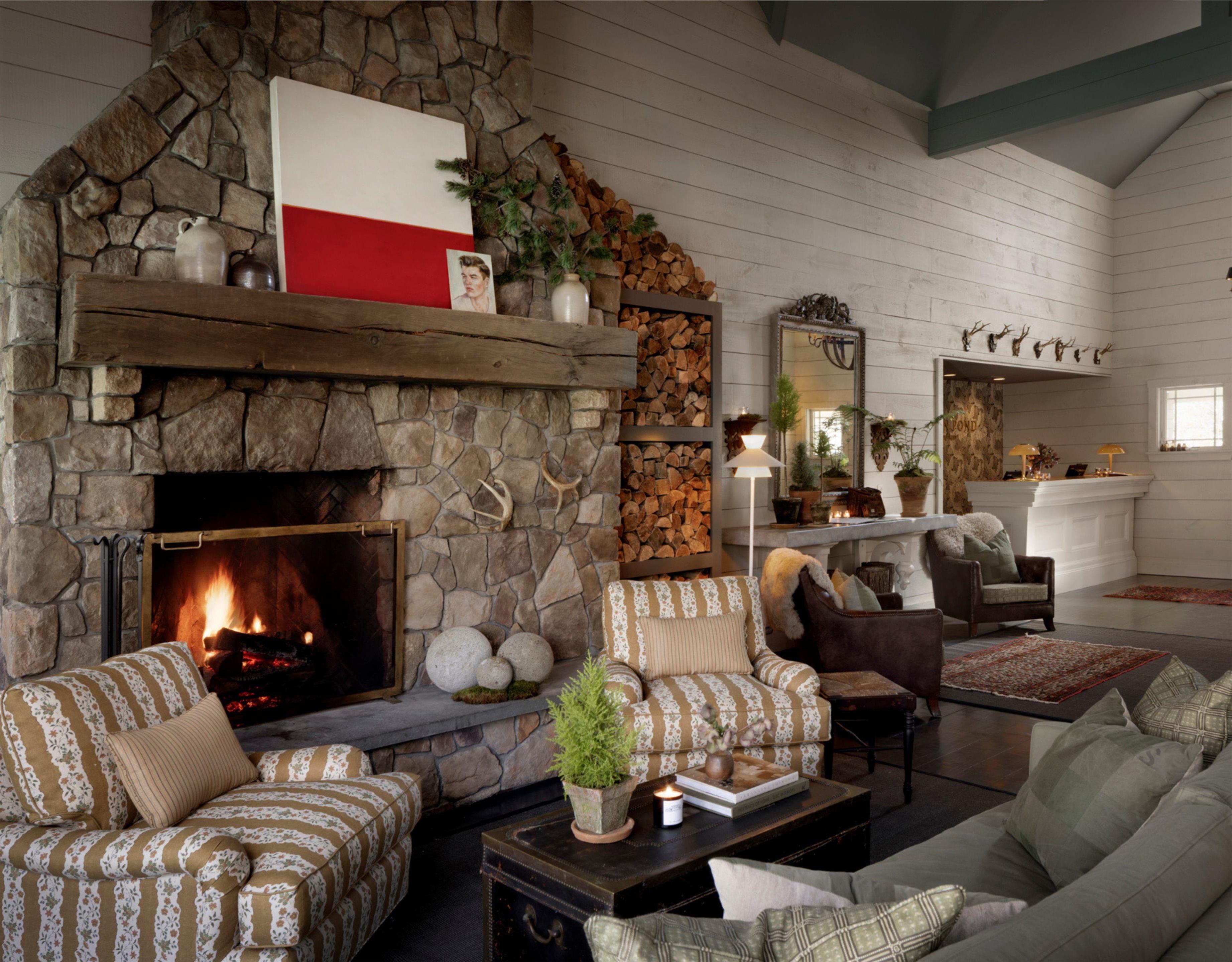 Lobby | Hidden Pond