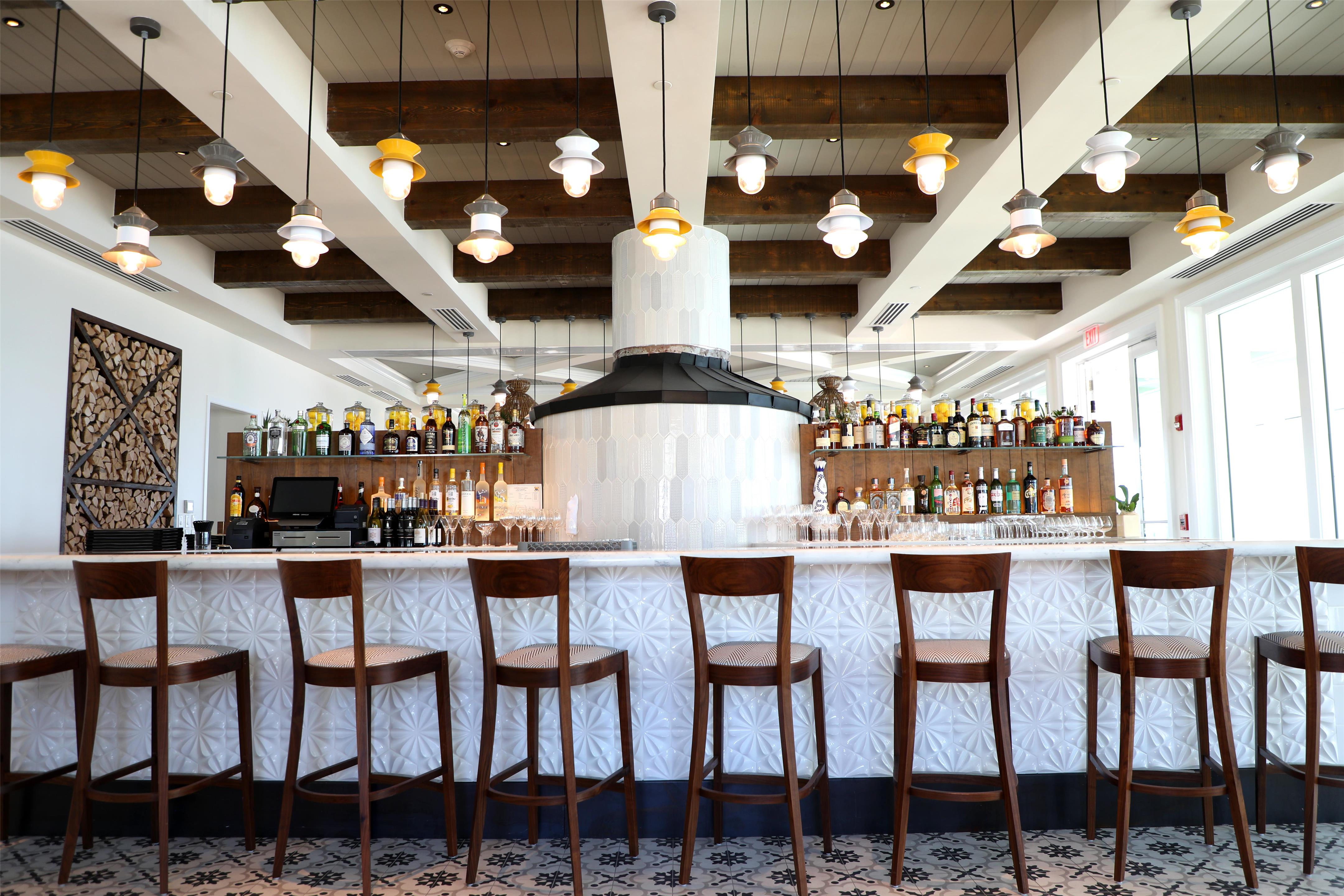 Dining Mahina Interior