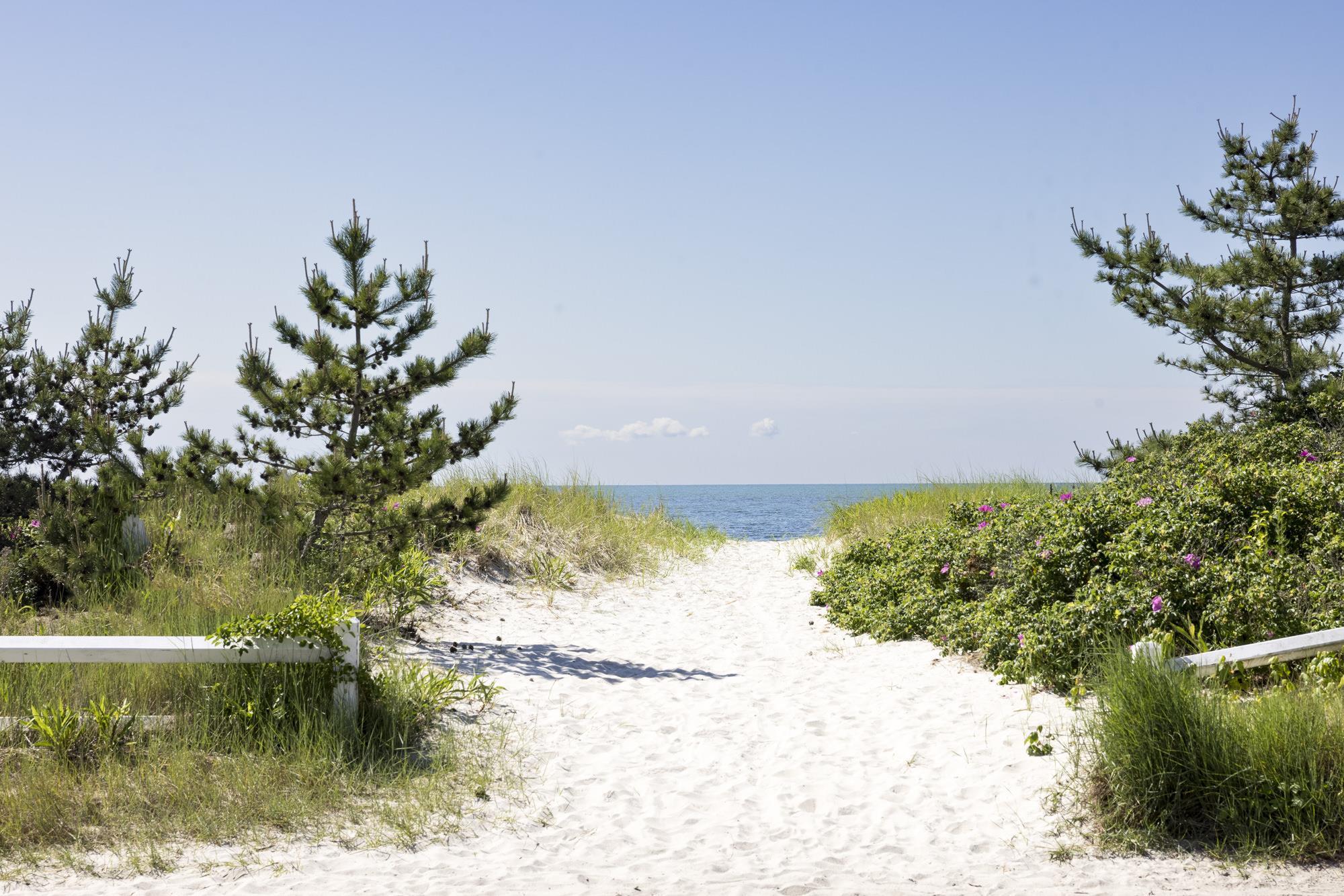 Resort Beach | Red Jacket Beach Resort