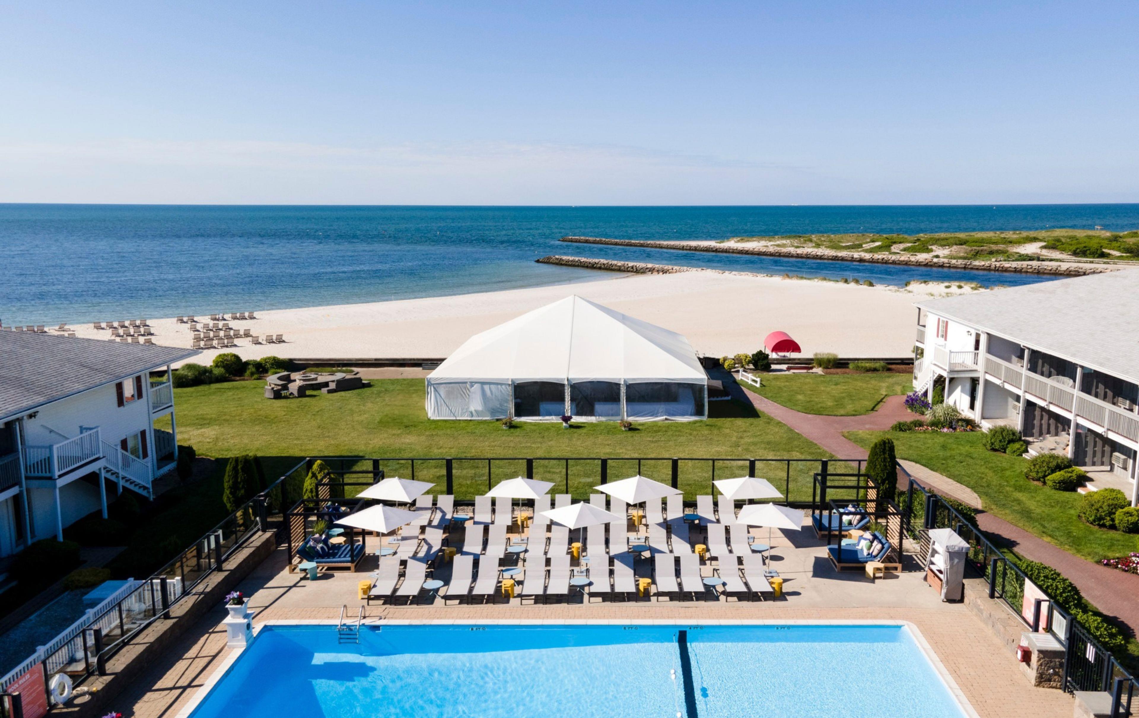 Outdoor Pool | Red Jacket Beach Resort