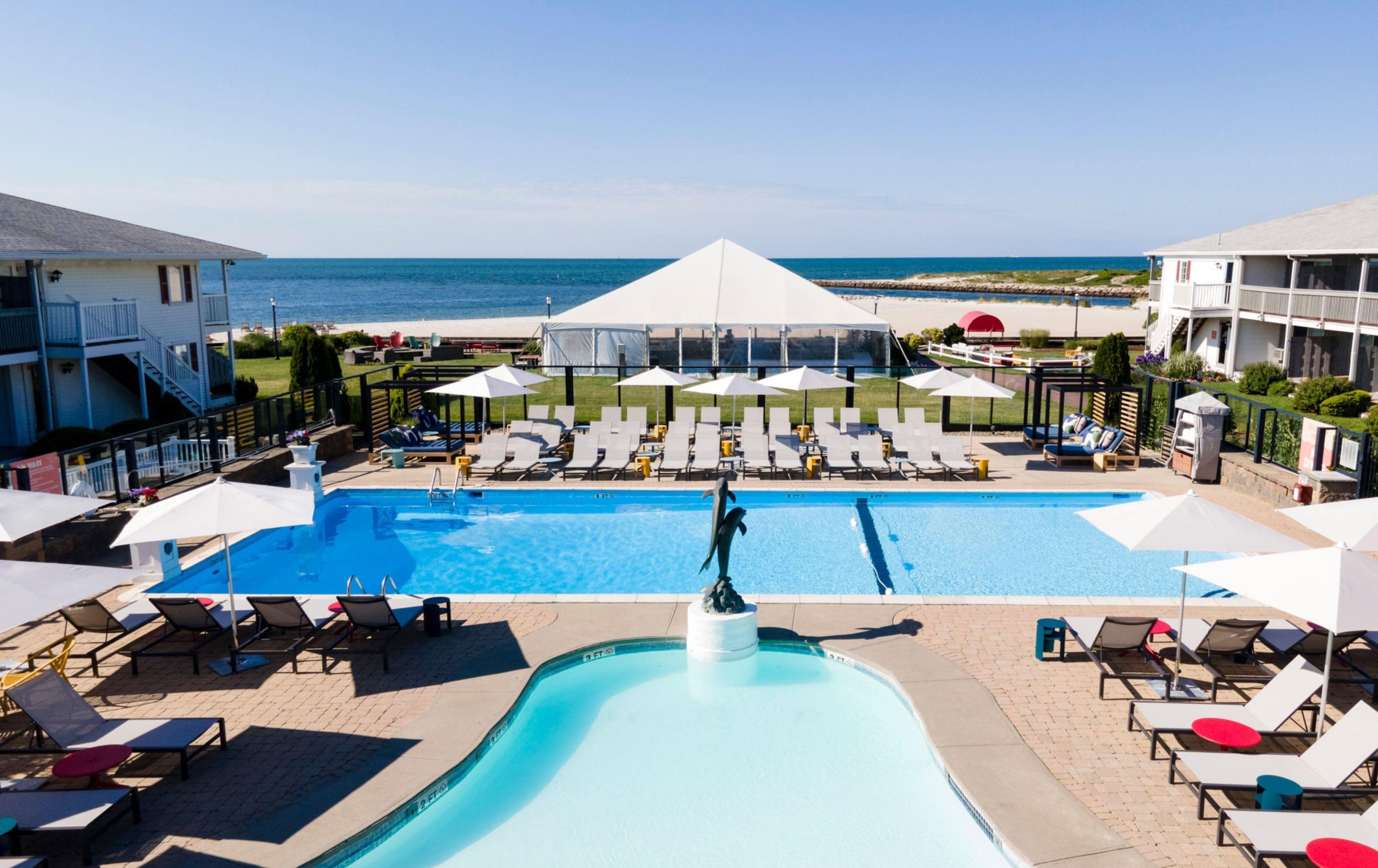 Outdoor Pool | Red Jacket Beach Resort