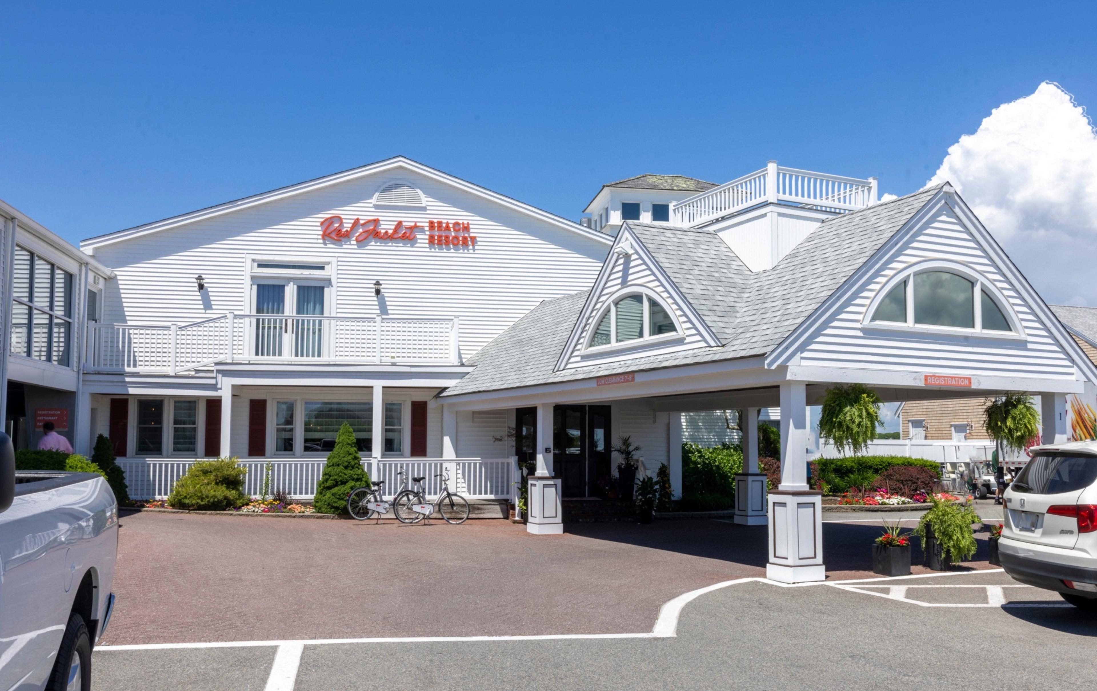 Resort Building Exteriors | Red Jacket Beach Resort
