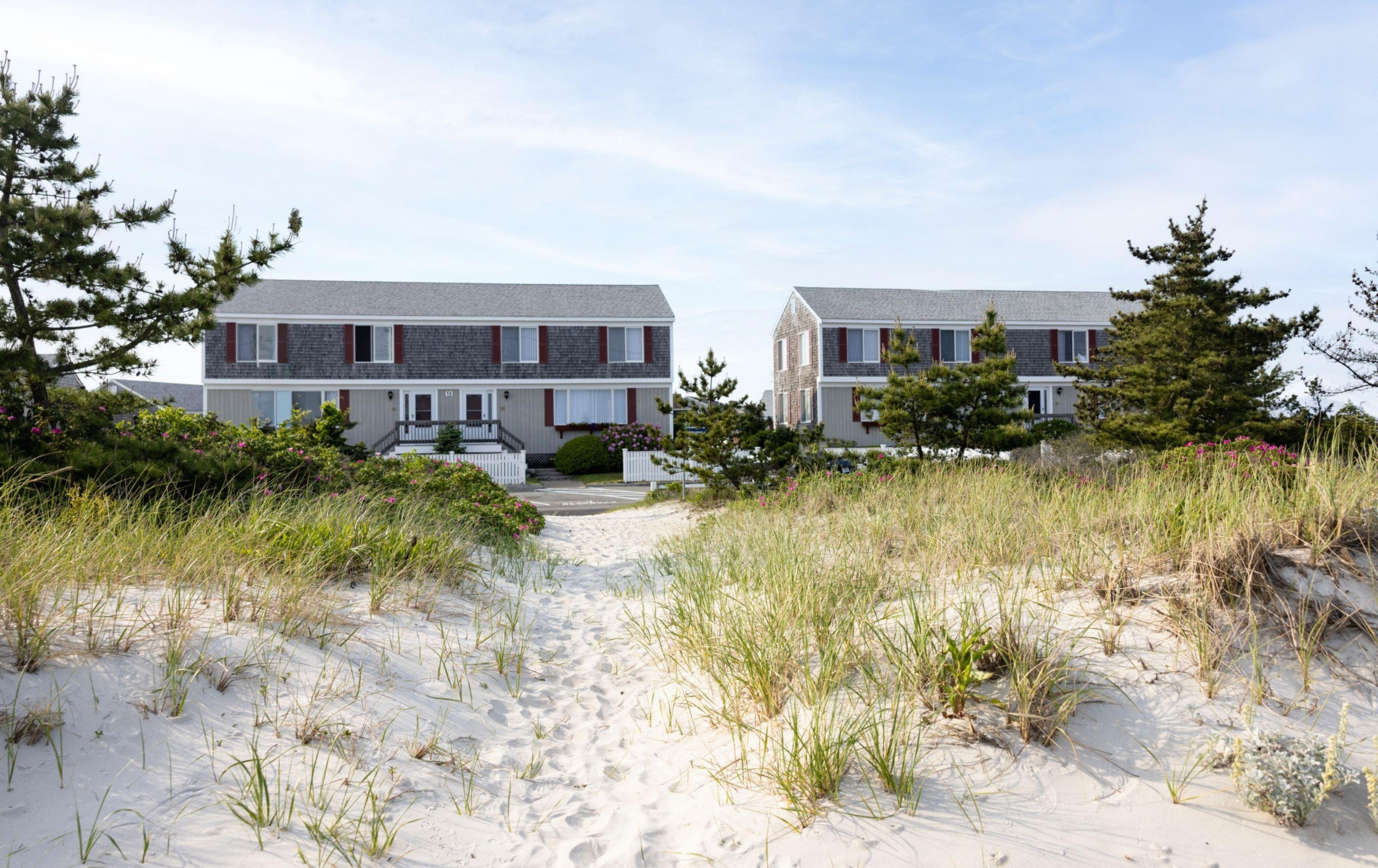 Townhomes | Red Jacket Beach Resort