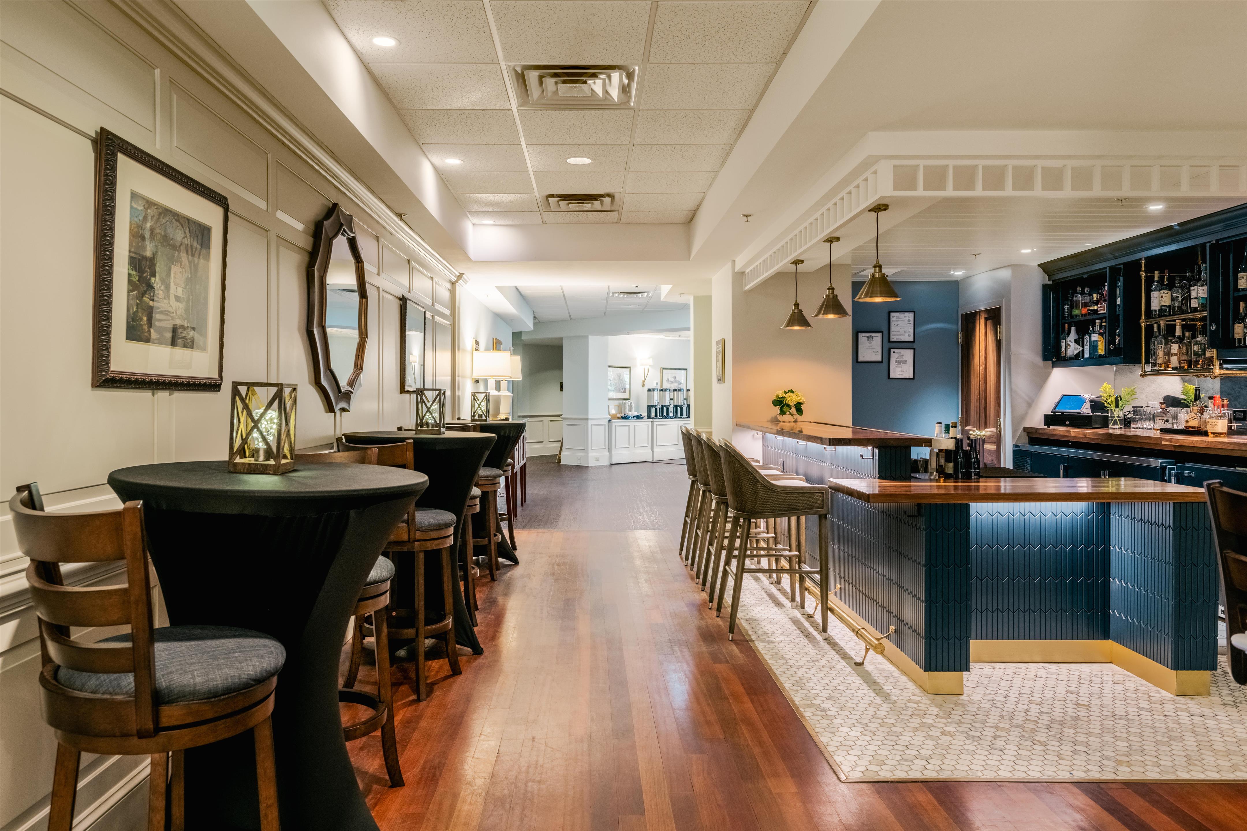 Lobby Bar | The Bellmoor Inn & Spa