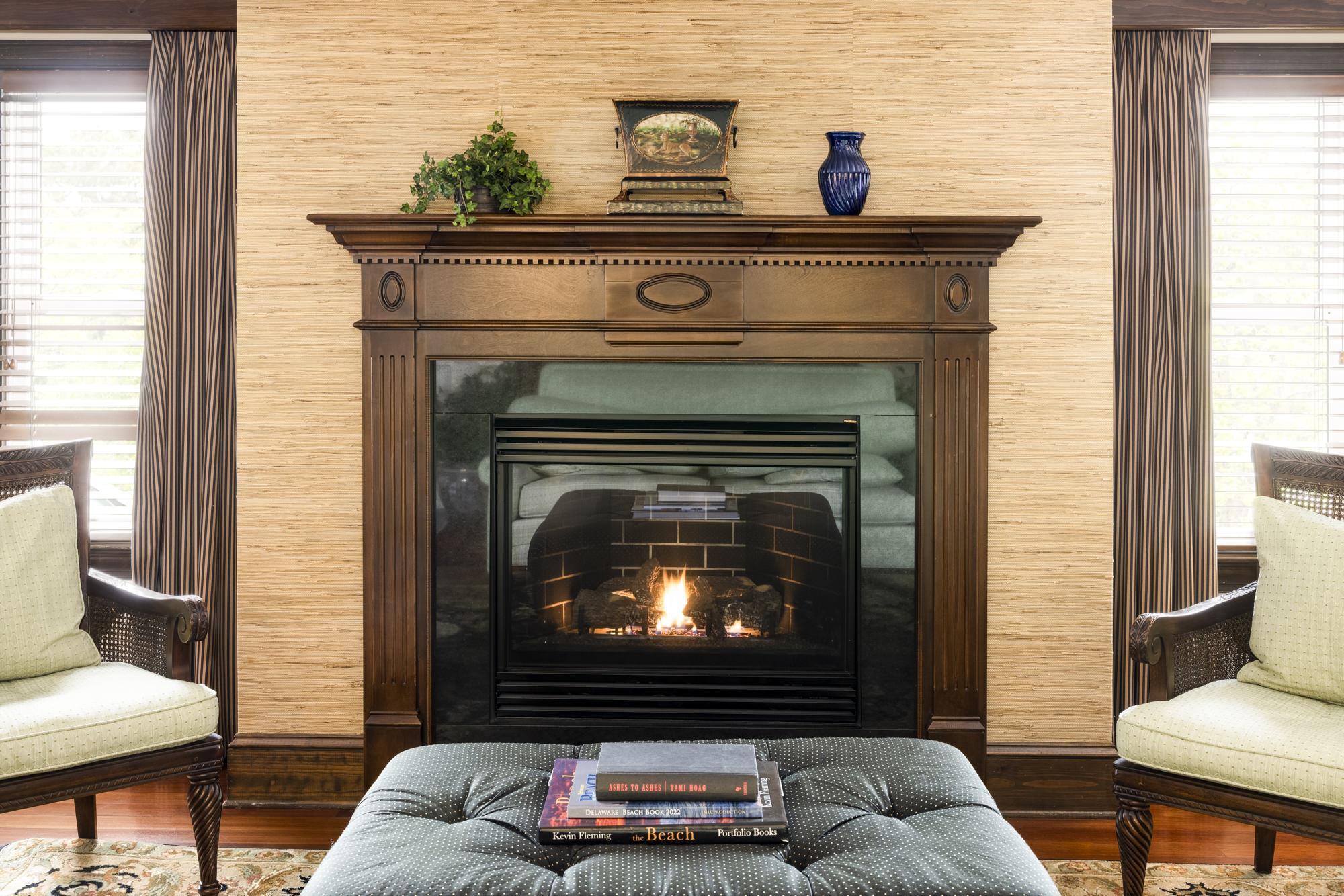 Club Level Library | The Bellmoor Inn & Spa
