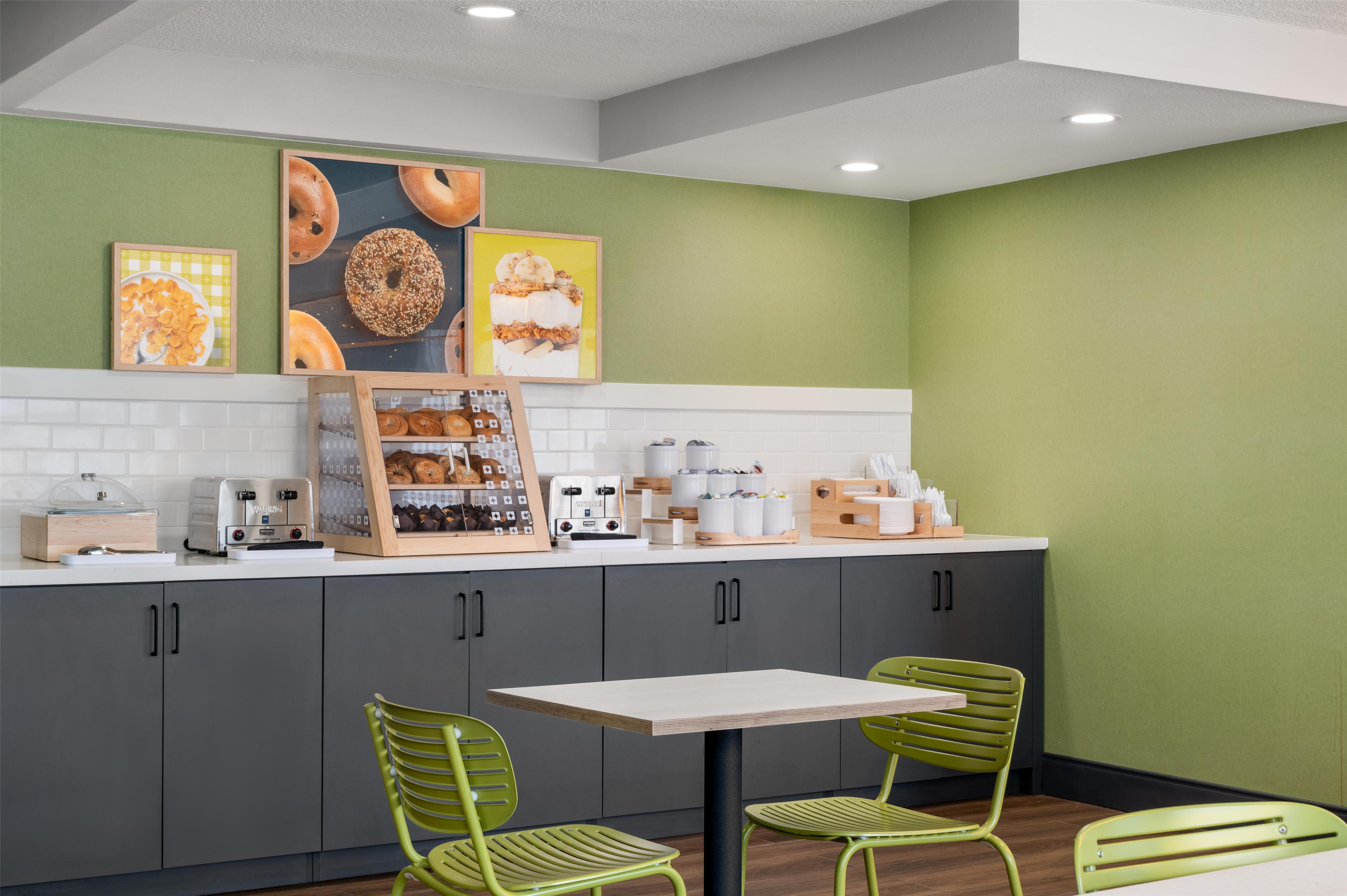Breakfast Area | Spark by Hilton Watertown