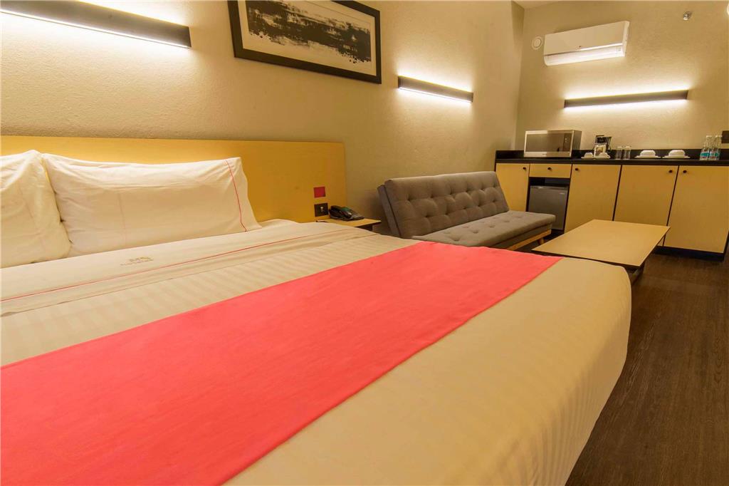 MX MAS CUAUTITLAN IZCALLI TRADEMARK-guestroom-Guest Room,Suite,On-Site.jpg