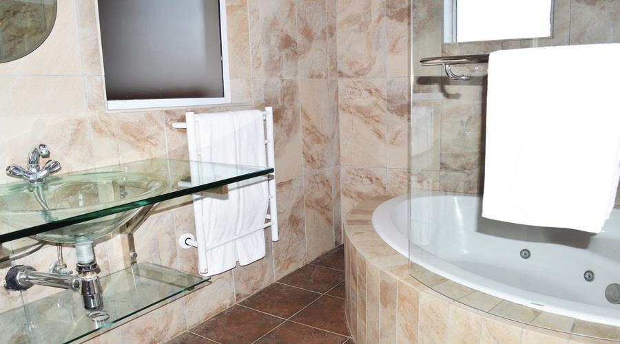 LIDO HOTEL-guestroom-Guest Room,Suite,On-Site.jpg