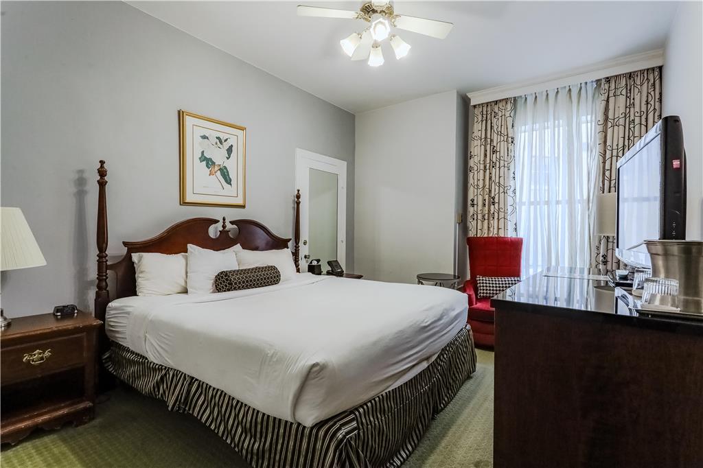 ARLINGTON RESORT HOTEL-guestroom-Guest Room,On-Site.jpg