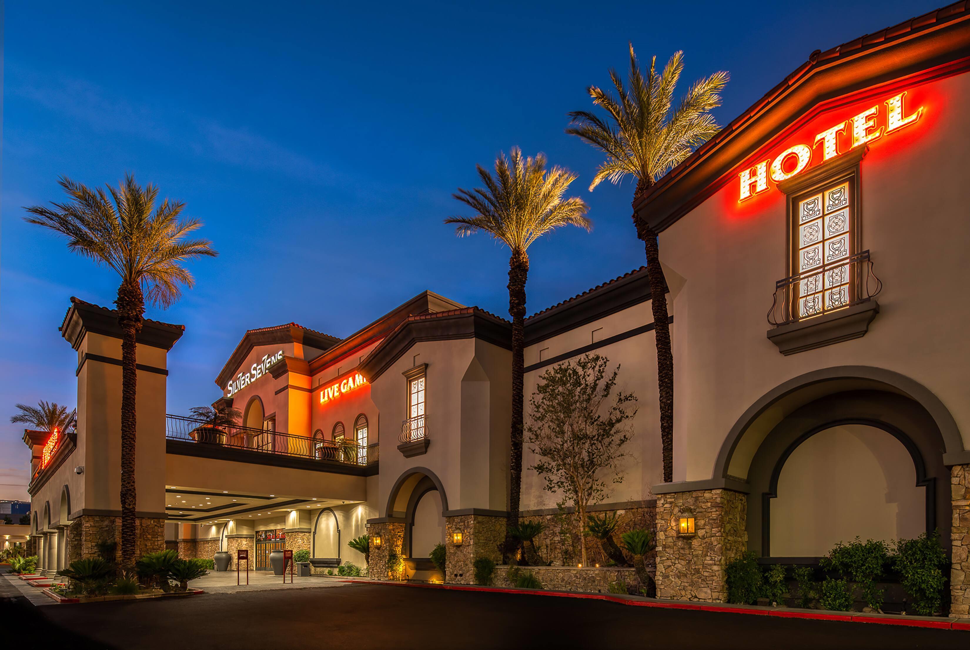 Exterior | Silver Sevens Hotel and Casino, a Wyndham Garden