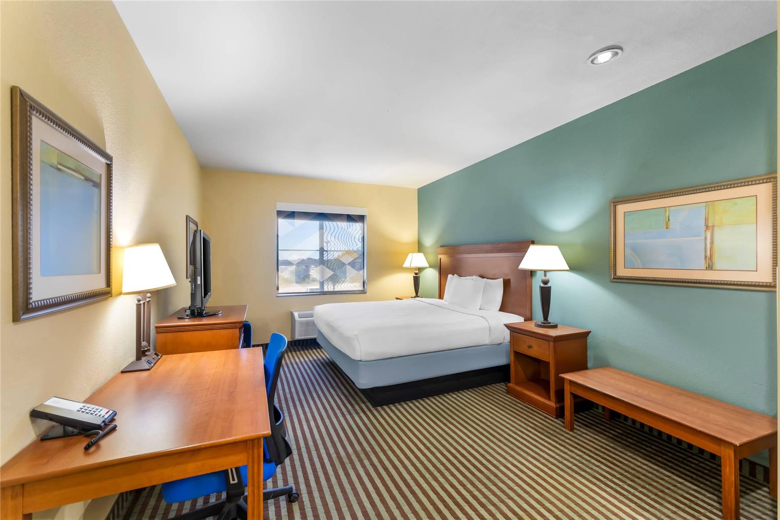 QUALITY INN AND SUITES - MARLIN-guestroom-Guest Room,Suite,On-Site.jpg