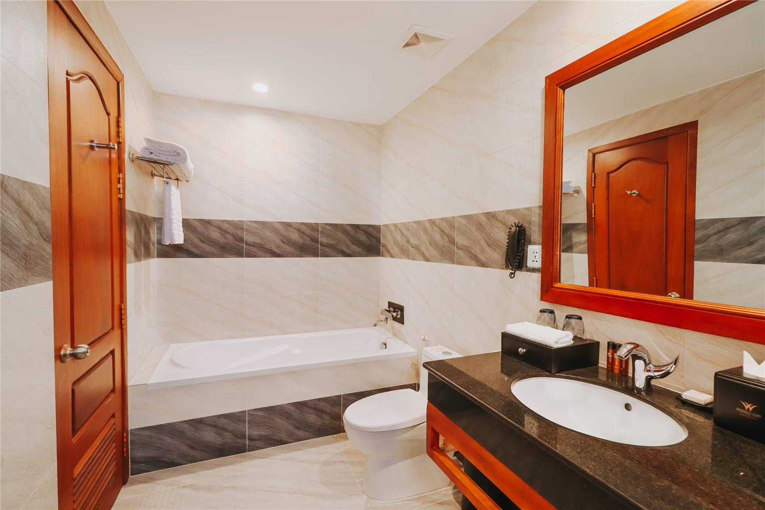 POULO WAI HOTEL, TRADEMARK COLLECTI-guestroom-Guest Room,Bathroom,On-Site.jpg