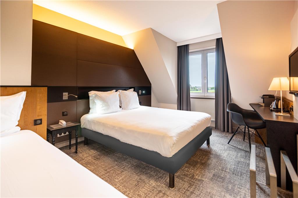 Hotel L'Europe Colmar, BW Signature Collection-guestroom-Guest Room,Children,On-Site,Family.jpg