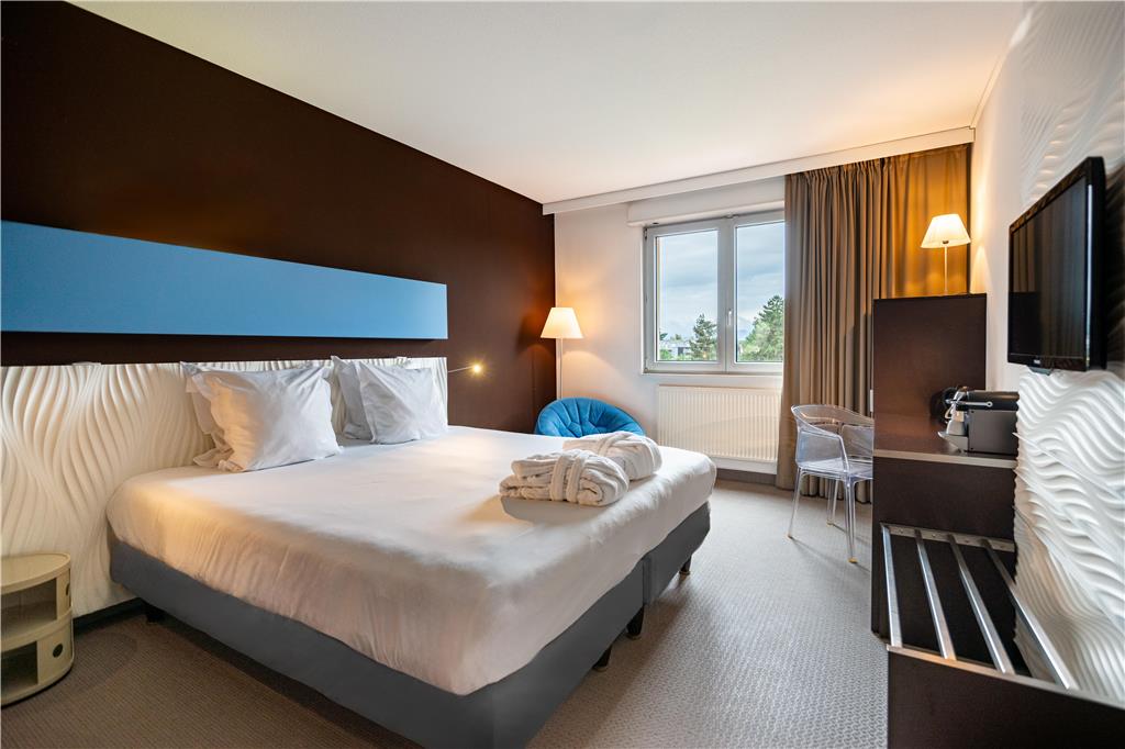 Hotel L'Europe Colmar, BW Signature Collection-guestroom-Guest Room,Guest Room Amenity,Coffee/tea facilities,On-Site.jpg