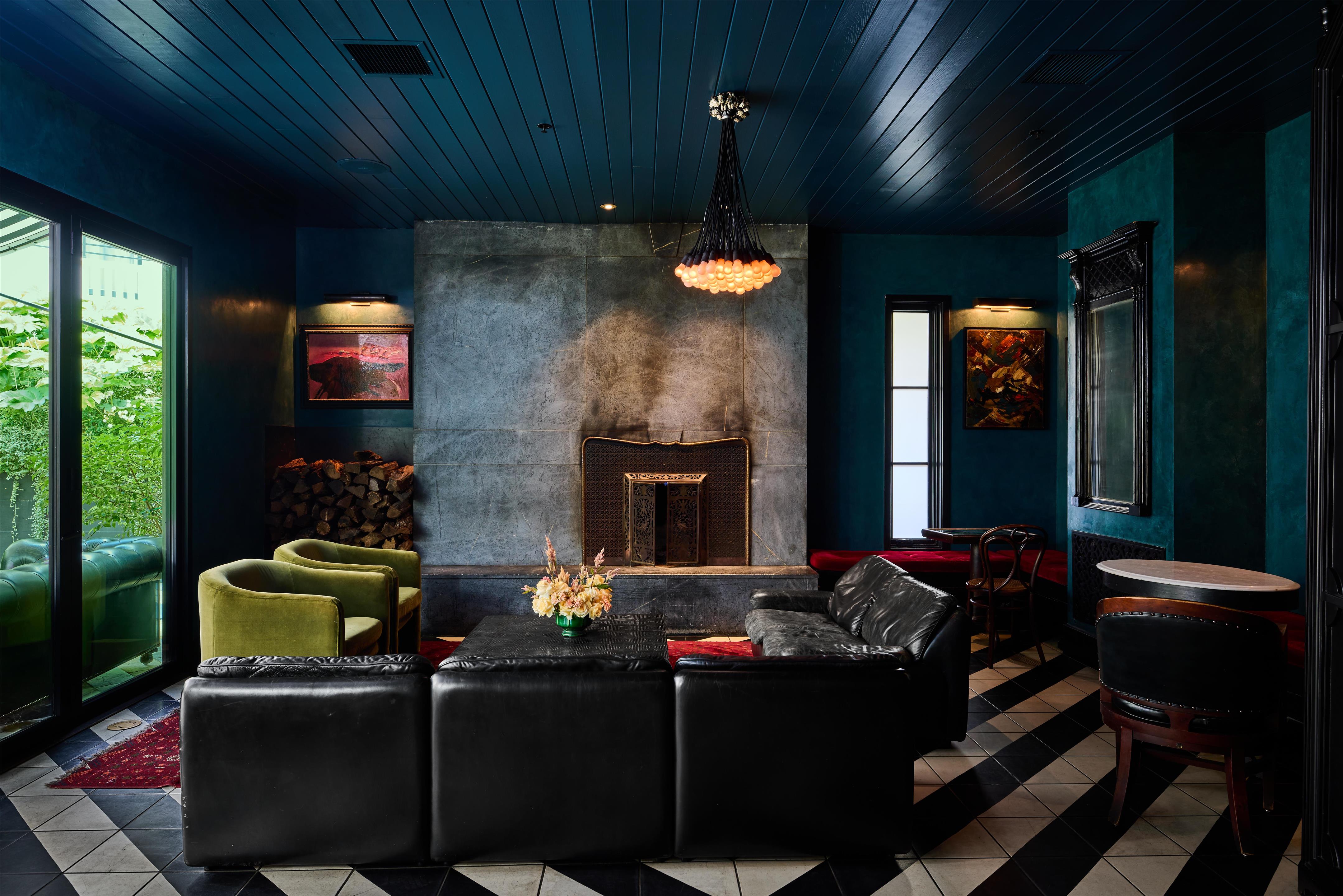 Bar Lounge