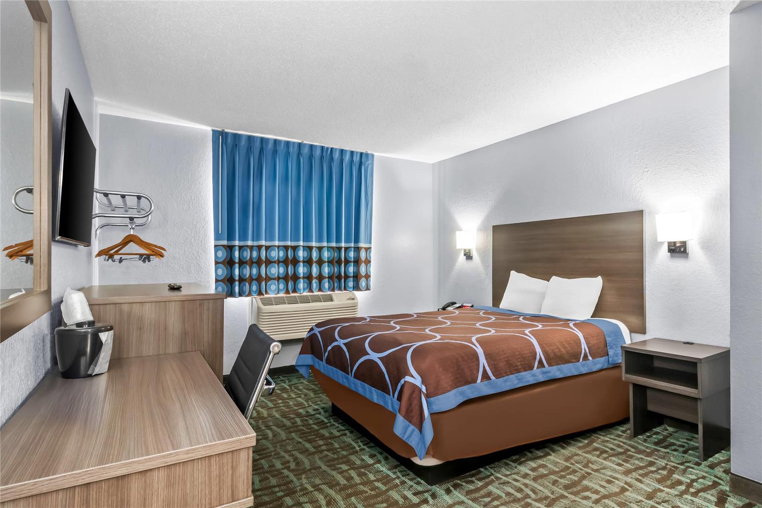 RODEWAY INN DELMONT-guestroom-Guest Room,On-Site.jpg