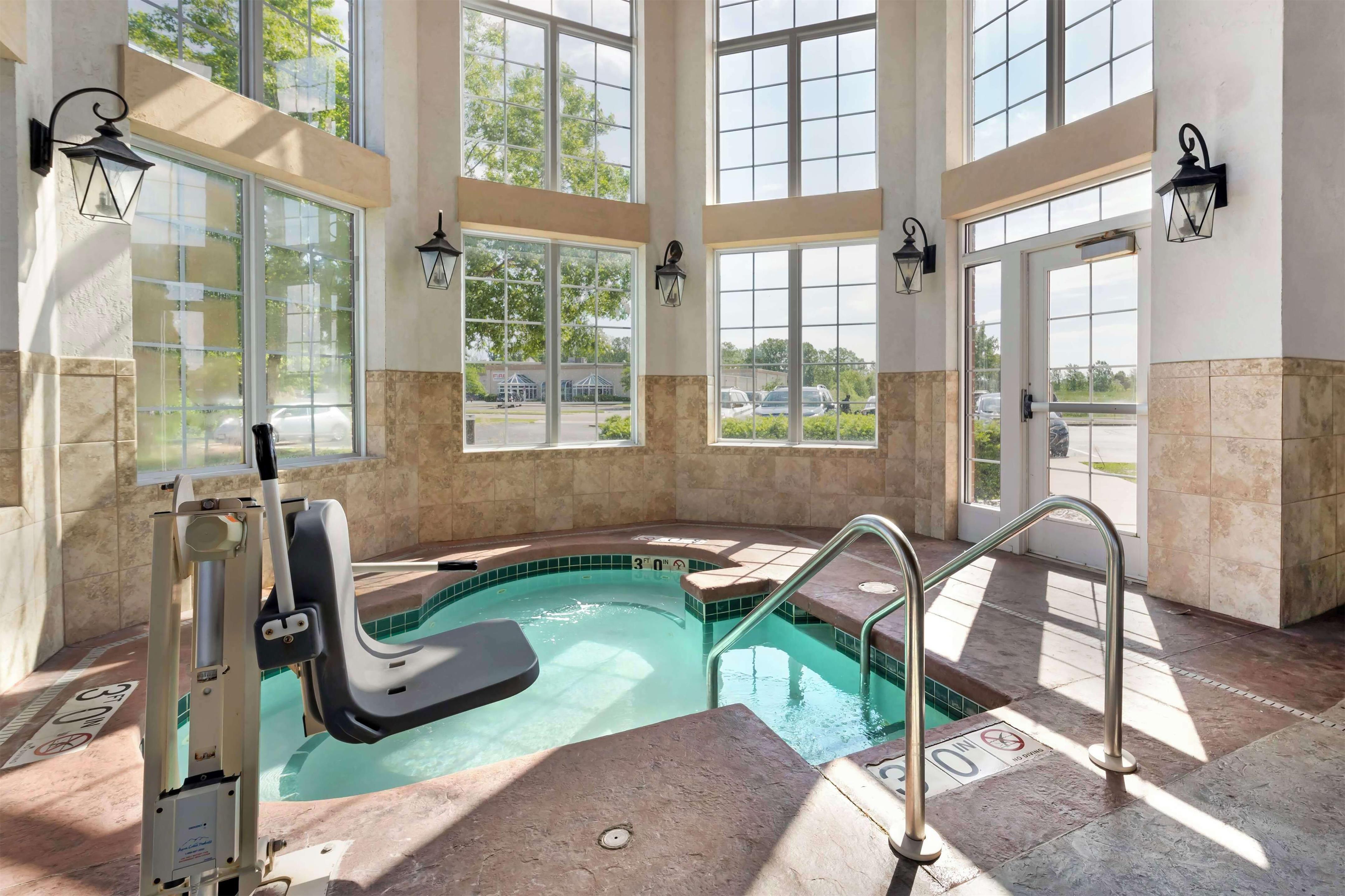 Pool | Wyndham Garden Appleton