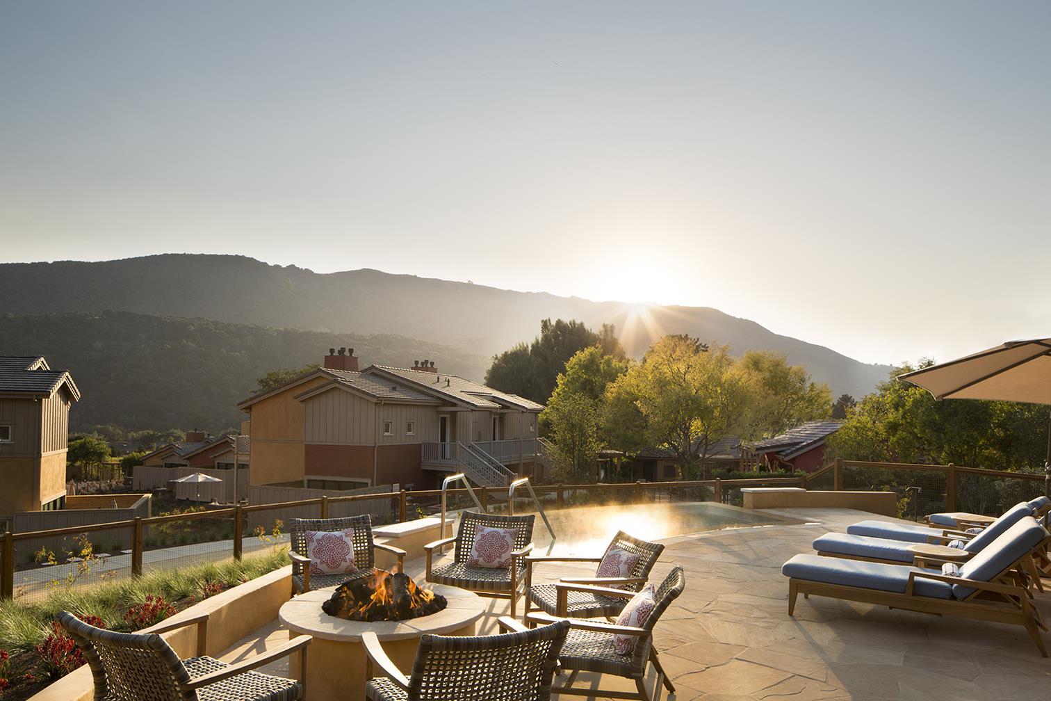 Infinity Jacuzzi and Firepit | Bernardus Lodge & Spa