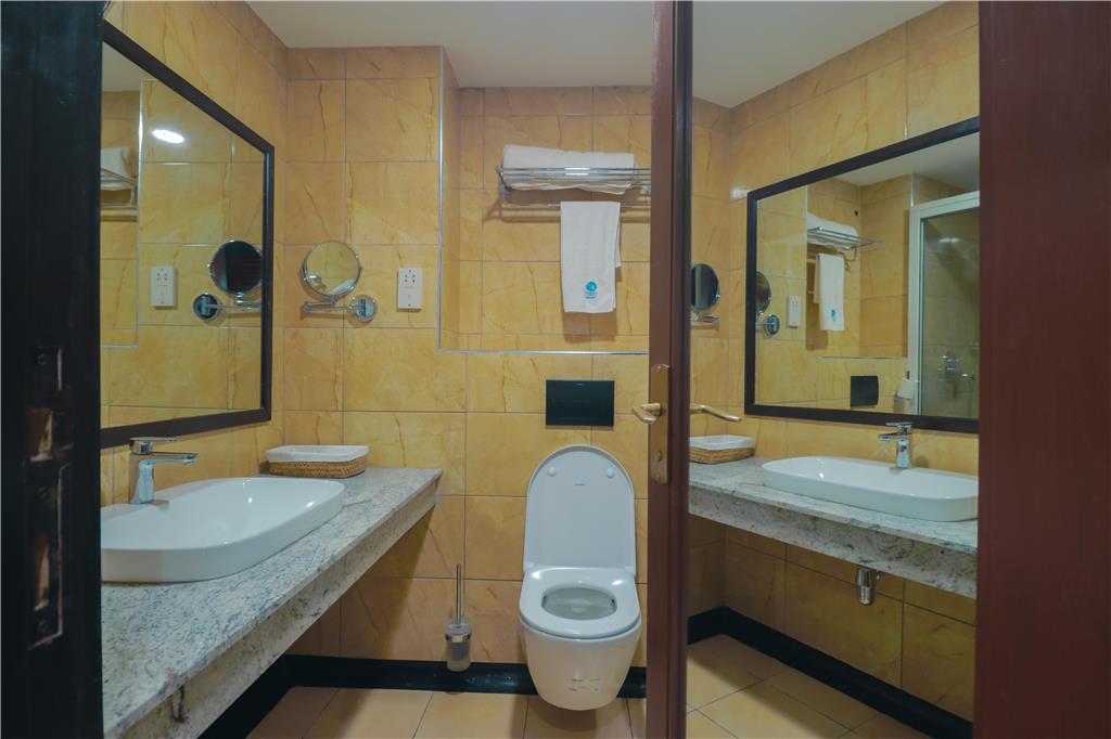 MOMBASA CONTINENTAL RESORT-guestroom-Guest Room,Bathroom,On-Site.jpg