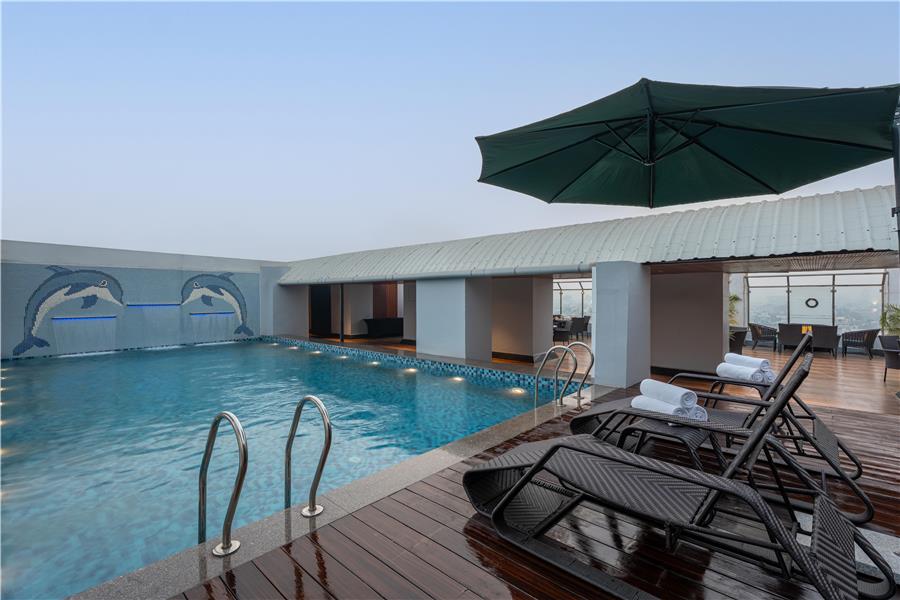 Pool,On-Site,Outdoor/Exterior,Property Amenity,Recreation
