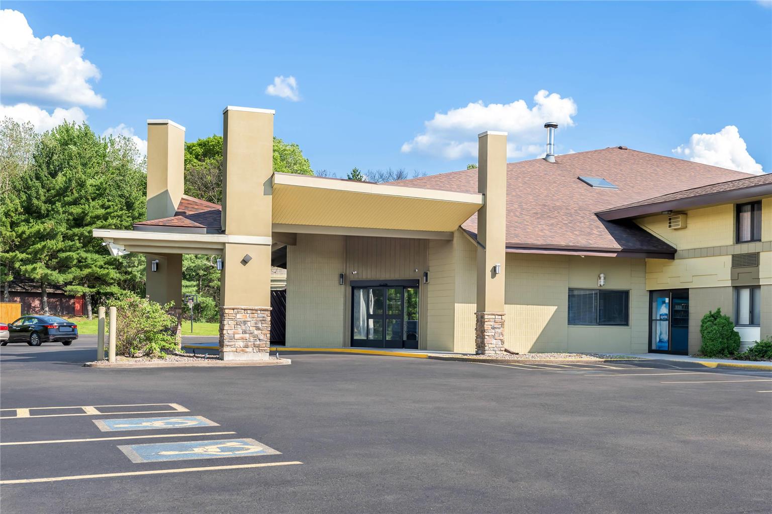 Quality Inn & Suites Black River Falls