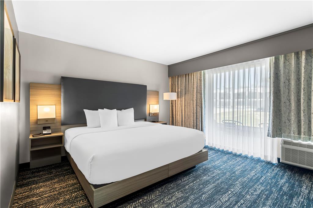 HOURGLASS HOTEL, TRADEMARK COLLECTI-guestroom-Guest Room,On-Site.jpg