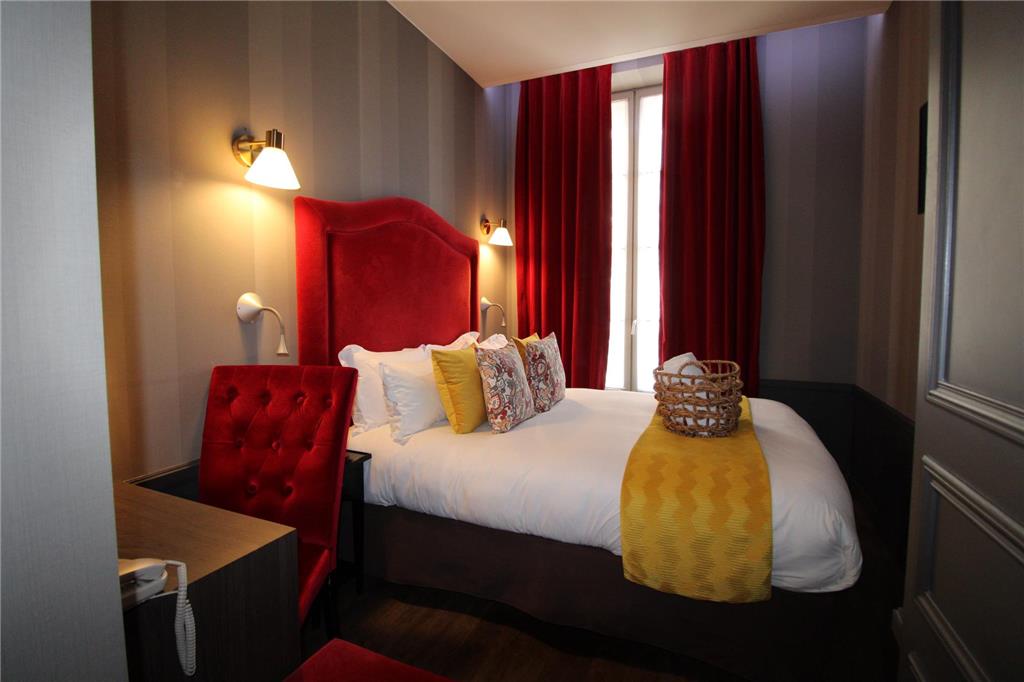Alexandra Hotel