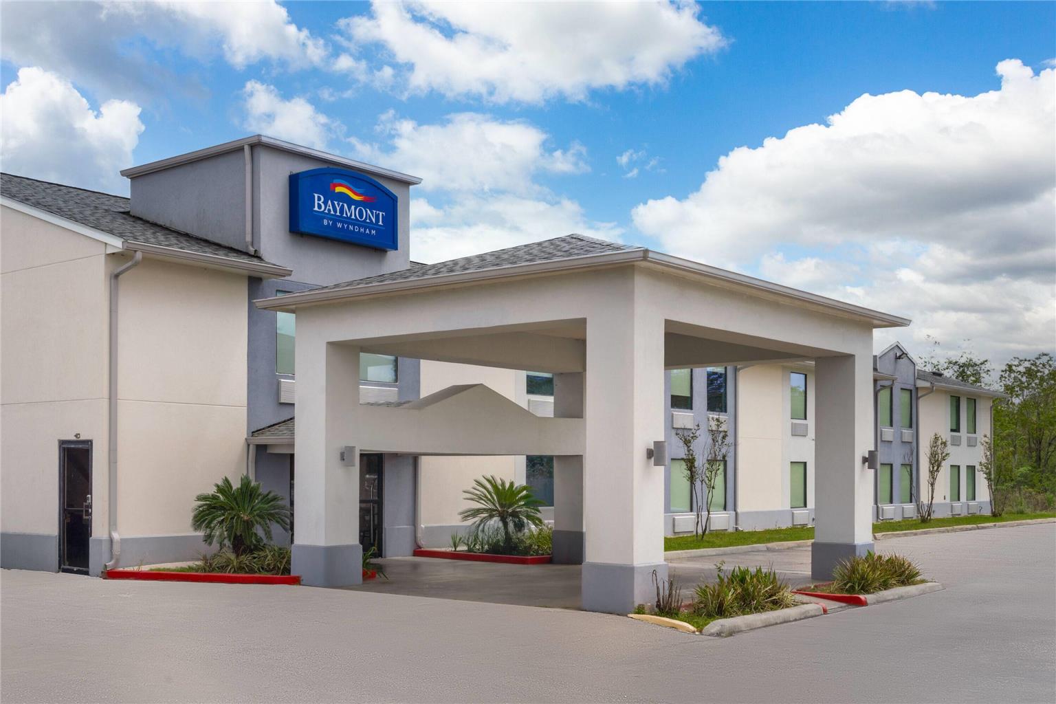 Baymont by Wyndham Iowa Lake Charles