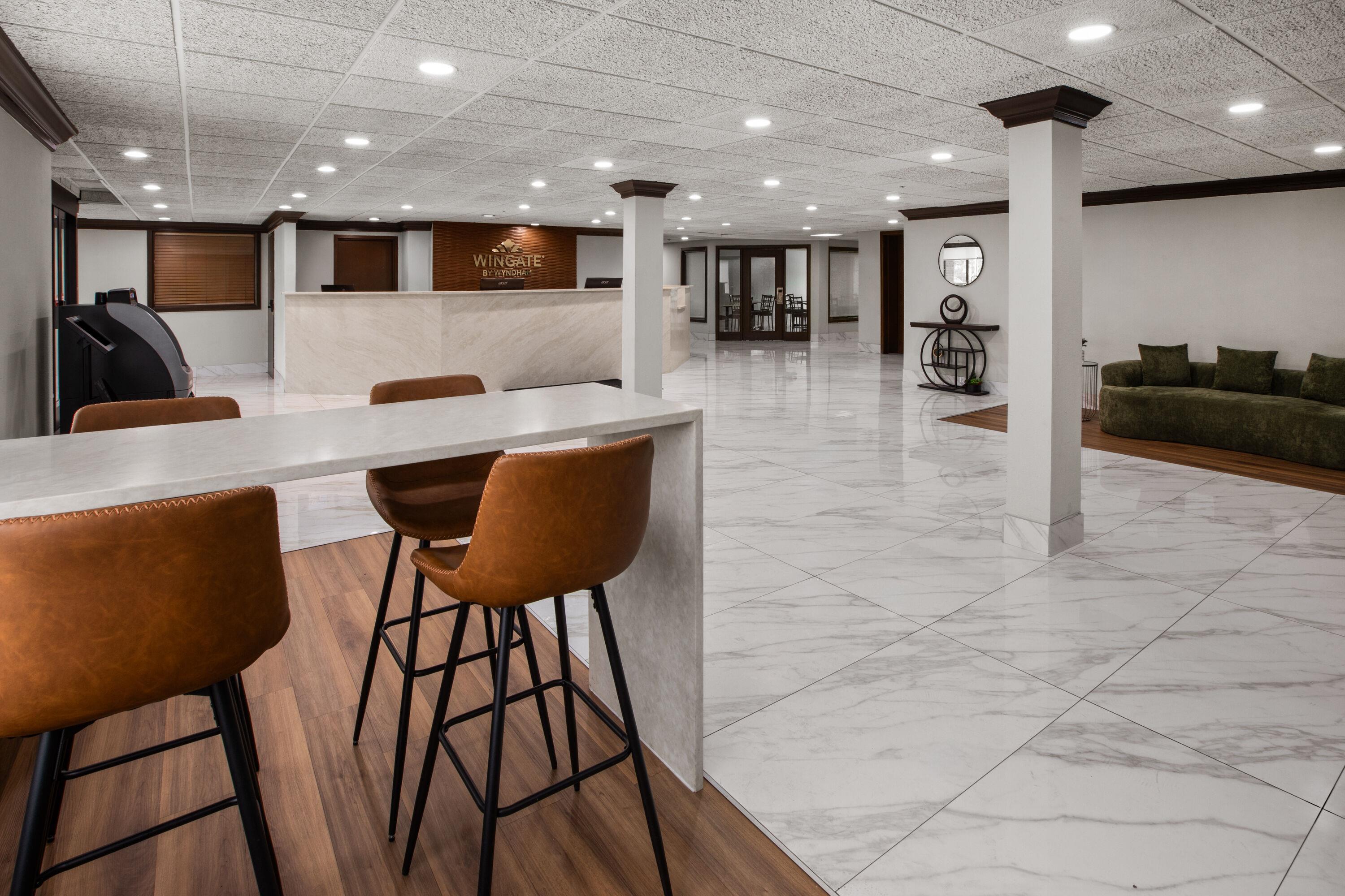 Lobby | Wingate by Wyndham Livonia