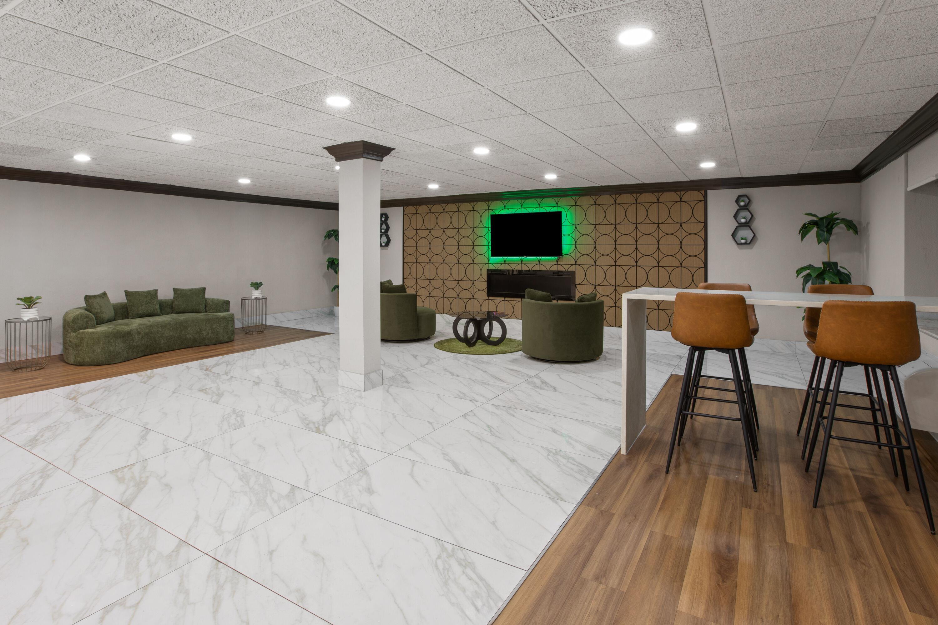 Lobby | Wingate by Wyndham Livonia
