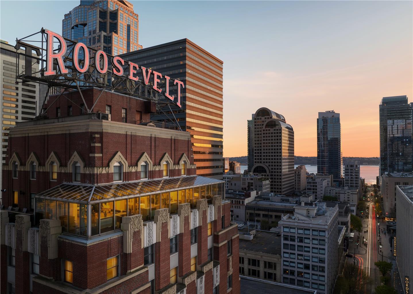 Hotel Theodore