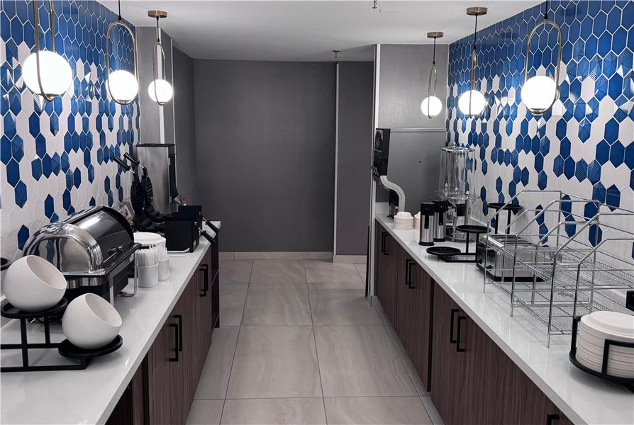 Dining,Dining Area,Restaurant,On-Site