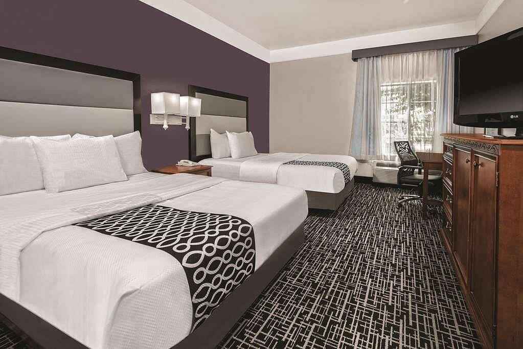 VISTA DEL SOL HOTEL - ROSENBERG-guestroom-Guest Room,On-Site.jpg