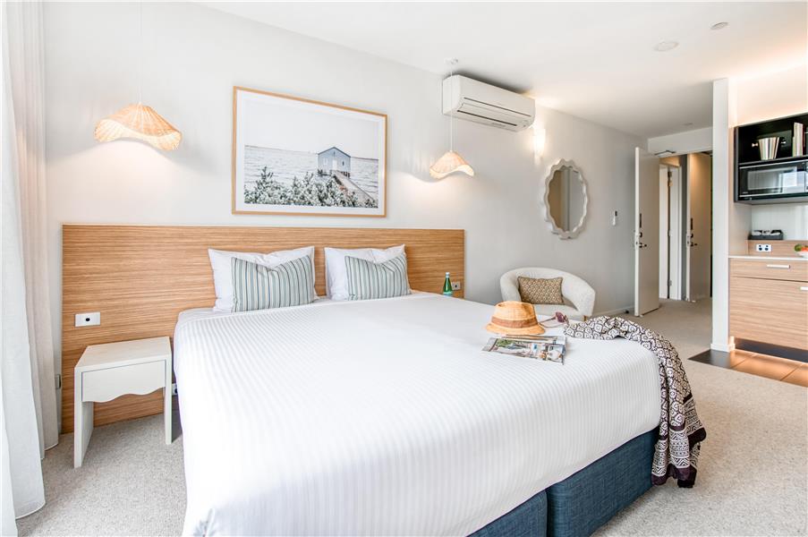 Guest Room,On-Site