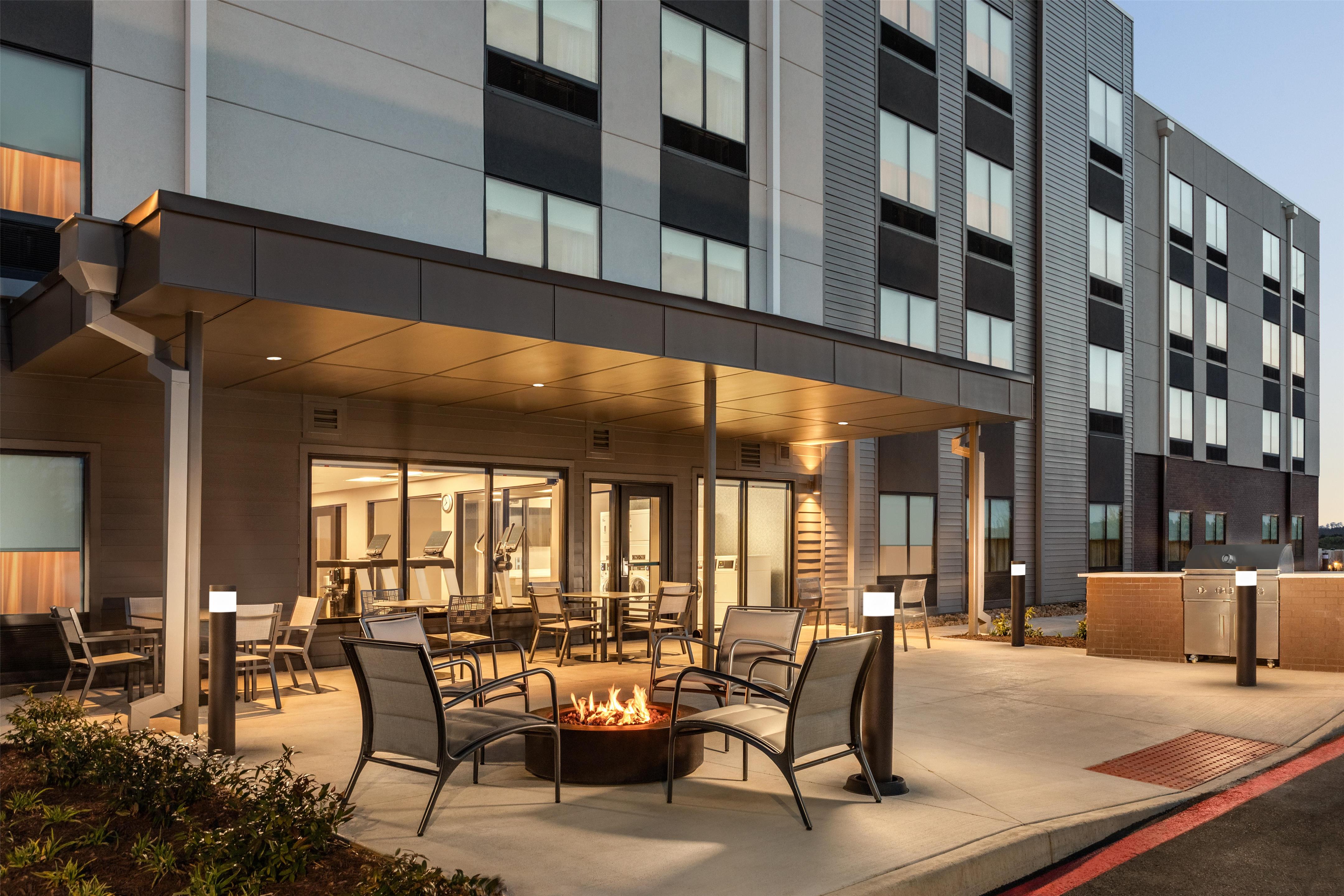 Patio Terrace | Hyatt Studios Harrisonburg