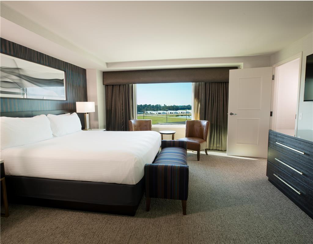 DELTA DOWNS RACETRACK HOTEL AND CA-guestroom-Guest Room,Suite,On-Site.jpg