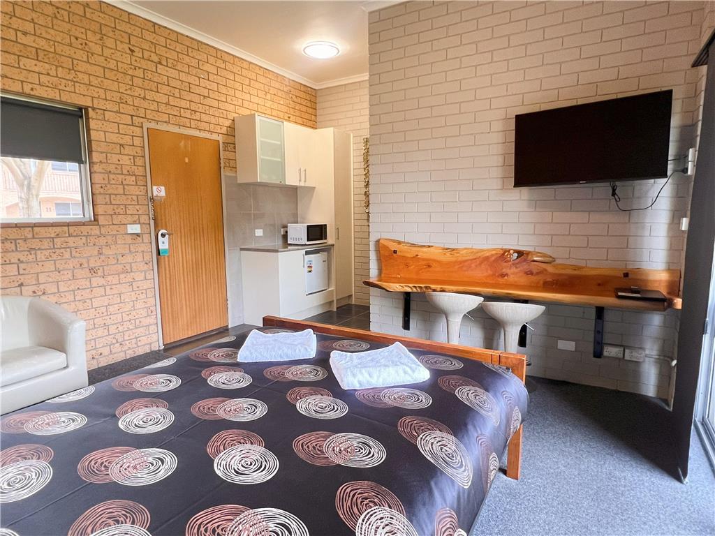 COLAC MID CITY MOTEL-guestroom-Guest Room,On-Site.jpg